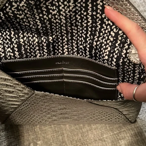 Stella & Dot metallic faux croc clutch - Picture 3 of 3